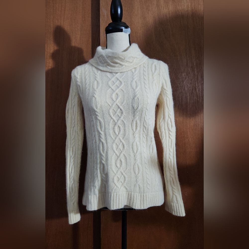 Ralph Lauren Wool Cream Color Turtleneck Angora Rabbit Sweater Medium